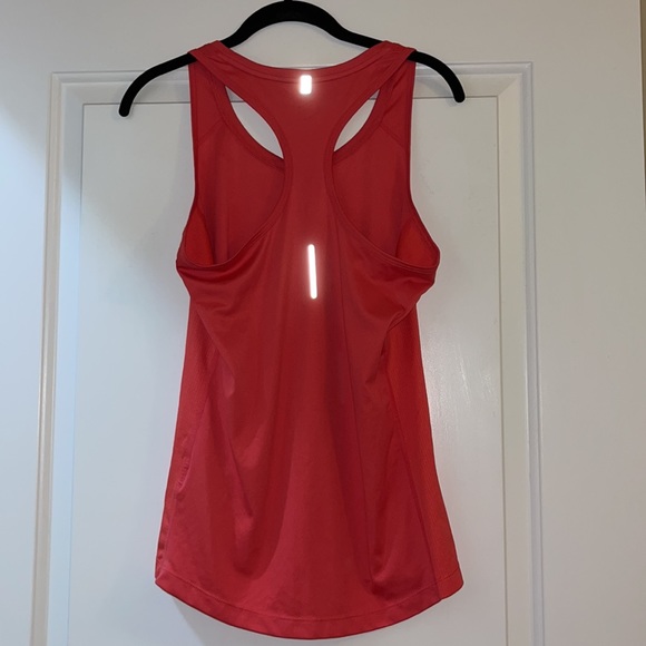 NIKE DRI-FIT Women’s Size Medium - Coral Pink Racerback tank top EUC - Picture 9 of 9